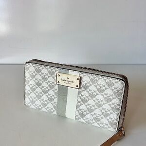 Kate Spade White and Gray Patterned Wallet